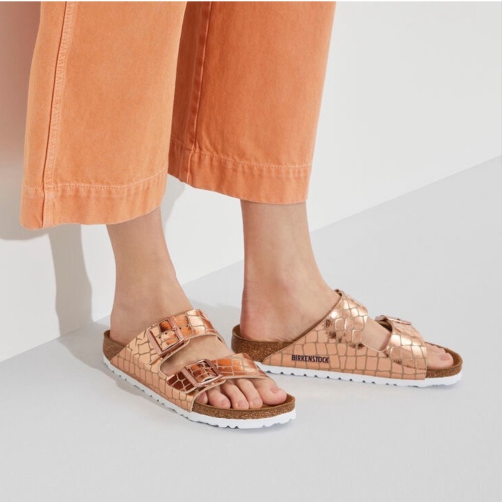 Birkenstock Arizona Gator Gleam Rose Gold buckle sandals 40 9